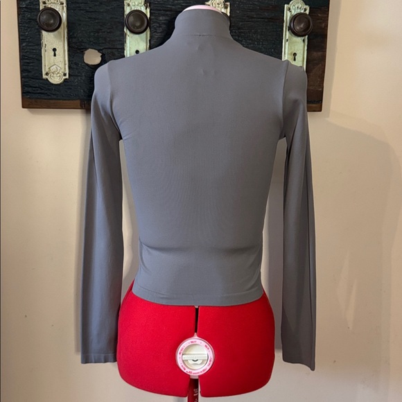 Garage Grey Smoked Out Sydney Seamless Zip-Up Athletic Jacket Size Medium - Picture 13 of 14
